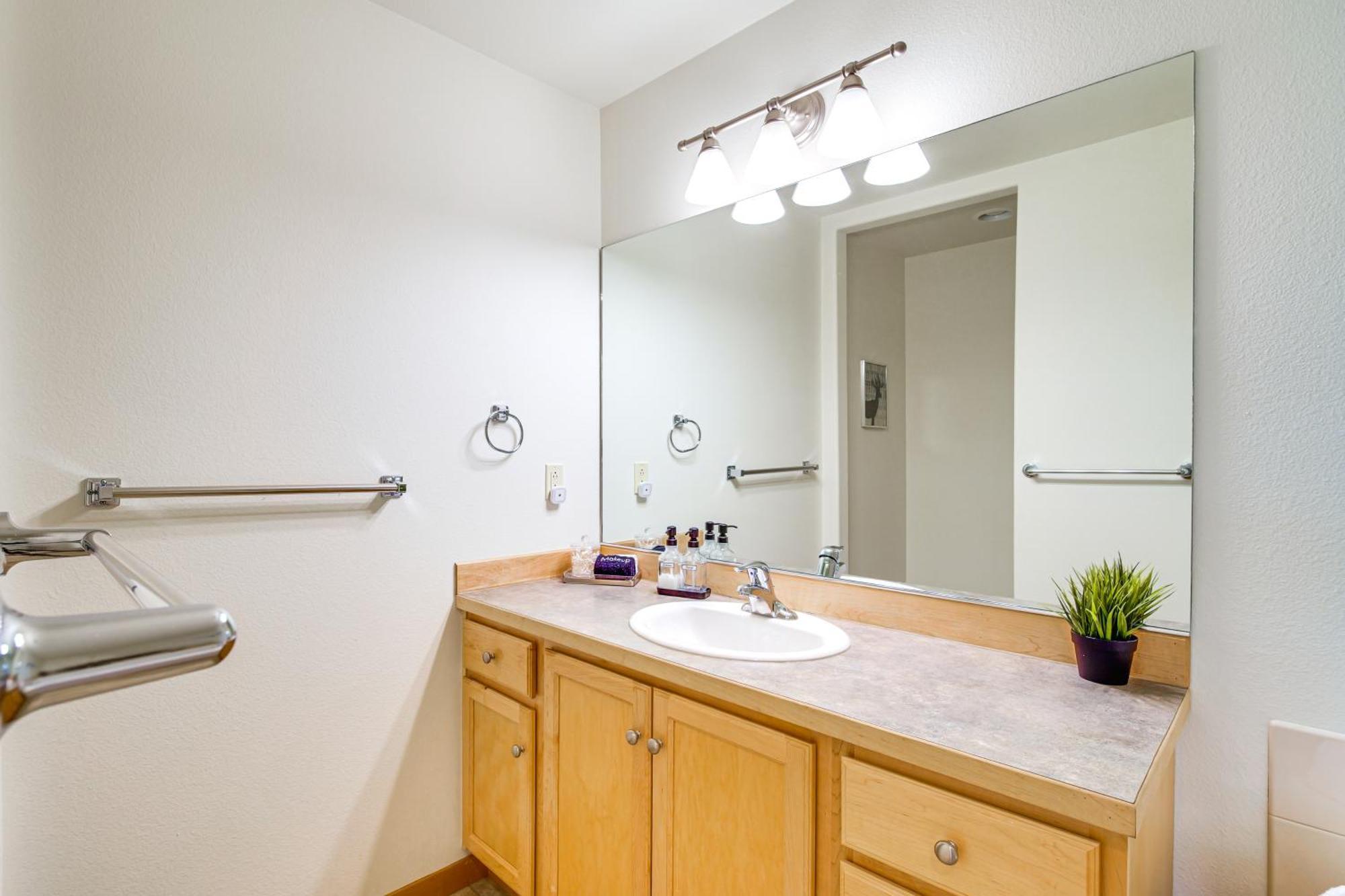 Klamath Falls Getaway With Pool And Hot Tub Access! Eksteriør billede